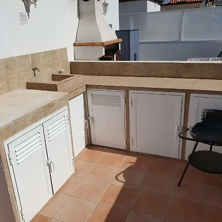 Stylish 2 Bed With Fantastic Ocean Views Casa de Férias