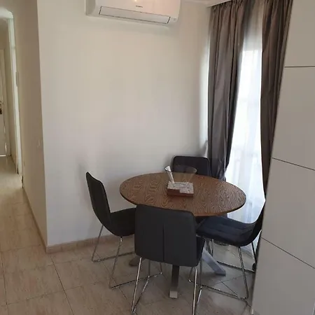 Stylish 2 Bed With Fantastic Ocean Views