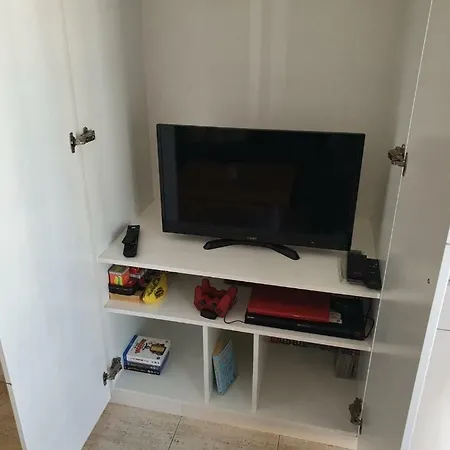 Stylish 2 Bed With Fantastic Ocean Views *