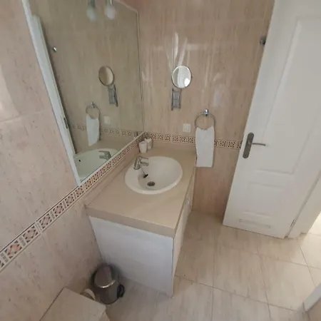 Stylish 2 Bed With Fantastic Ocean Views Casa de Férias