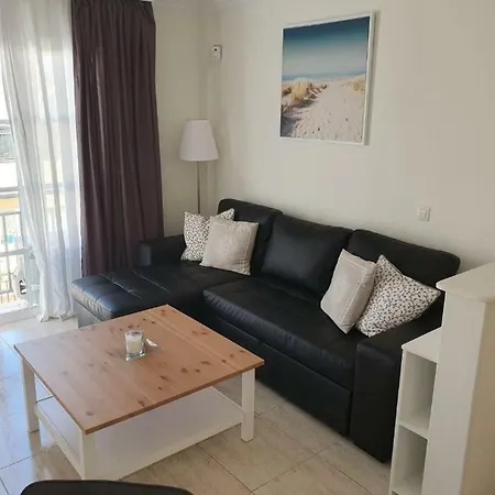 Stylish 2 Bed With Fantastic Ocean Views